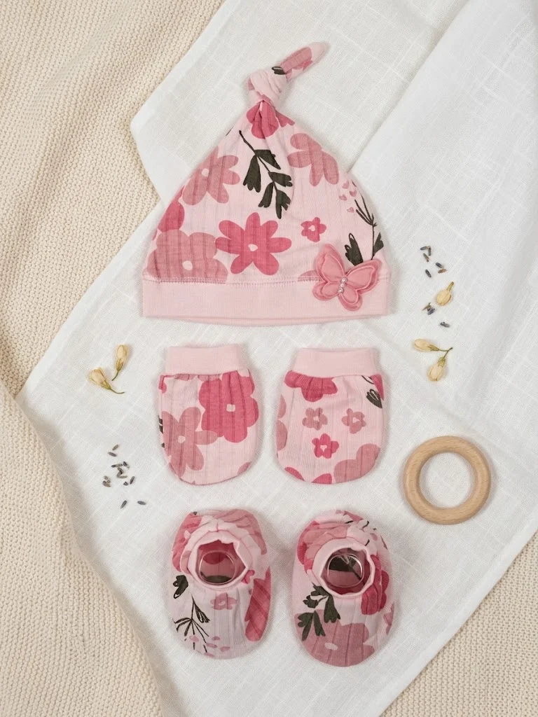 Sunnozy-Hat+Mittens+Booties - pink butterfly - 0+